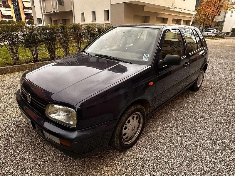Usata 1996 VW Golf III Tre volumi | 1500 € (Buon prezzo) - Immagine 1/4