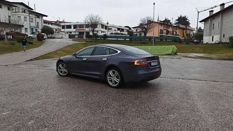 Usata Tesla Model S Standard Range 158 kW (215 CV) 2020 Utilitaria