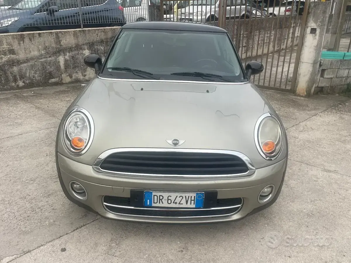Usata Mini Cooper 120 CV (88 kW) 2009 Marrone Utilitaria