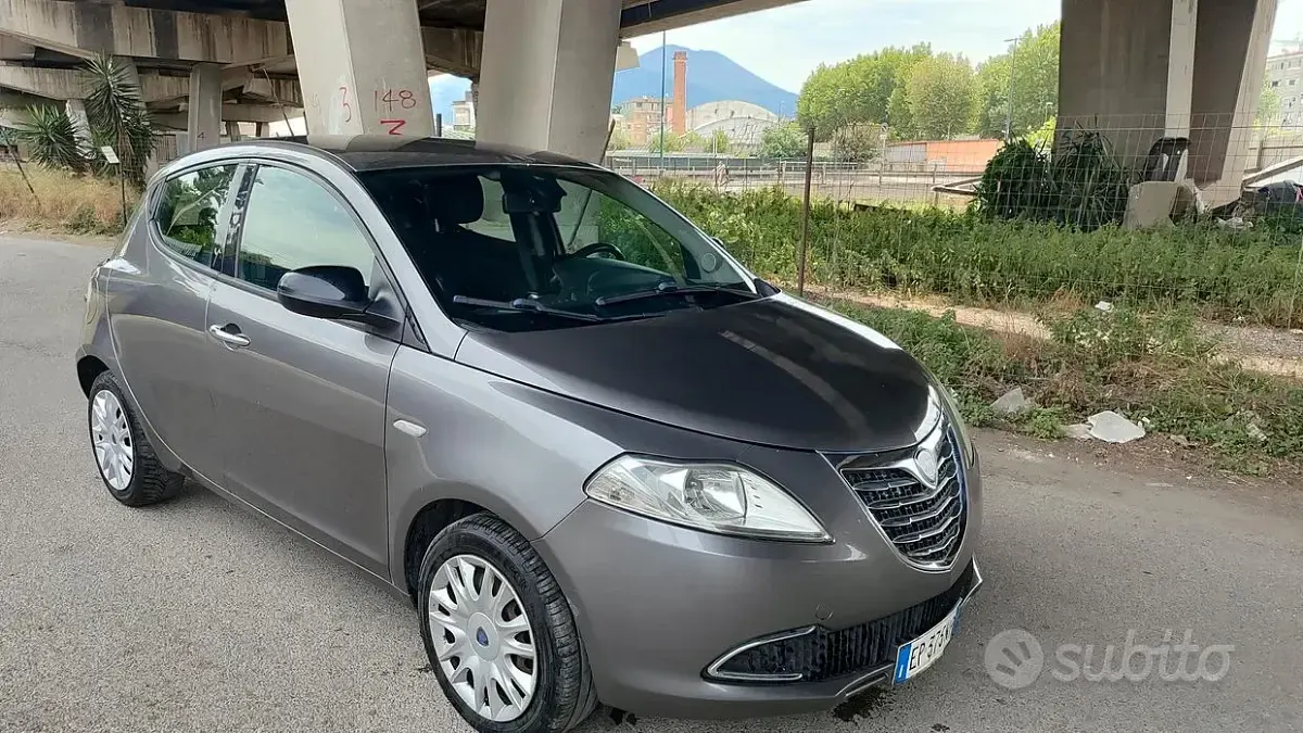 Usata Lancia Ypsilon 75 CV (55 kW) 2012 Utilitaria