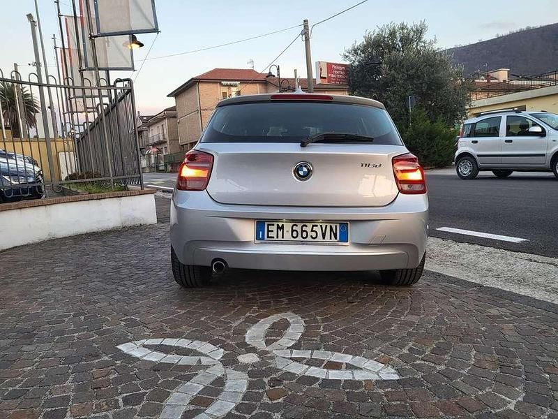 Usata BMW 116 Sport Line 116 CV (85 kW) 2012 Argento Utilitaria