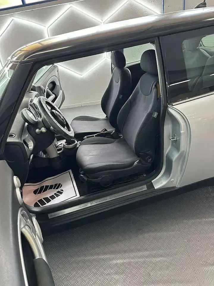 Usata Mini Cooper 116 CV (85 kW) 2006 Argento Utilitaria