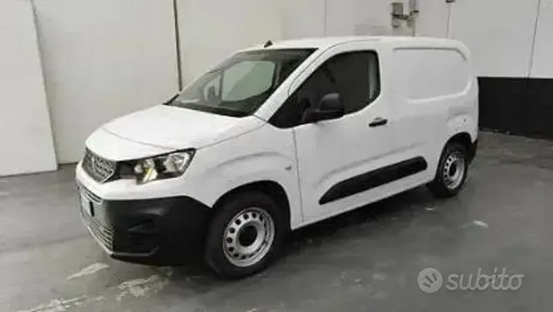 Usata Peugeot Partner 105 CV (77 kW) 2021 Monovolume