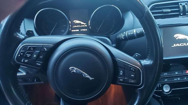 Usata Jaguar XE Prestige 163 CV (119 kW) 2015 Berlina