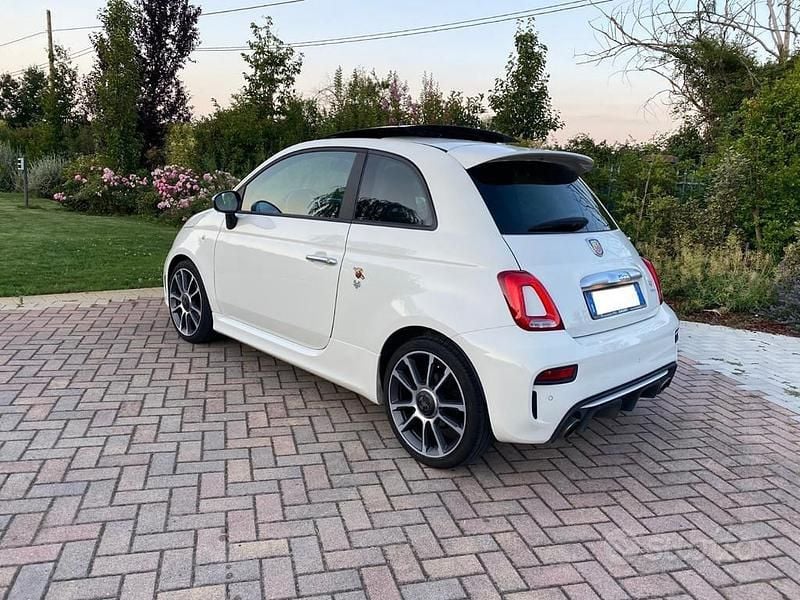 Usata Fiat 500 Abarth 165 CV (121 kW) 2018 Bianco Utilitaria