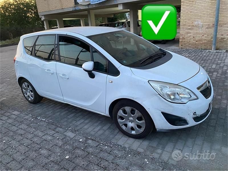 Usata Opel Meriva 90 CV (66 kW) 2012 Bianco Monovolume