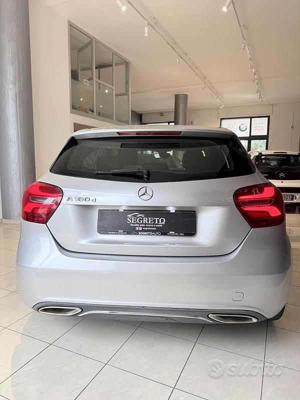 Usata Mercedes A180 Executive 109 CV (80 kW) 2016 Grigio Berlina