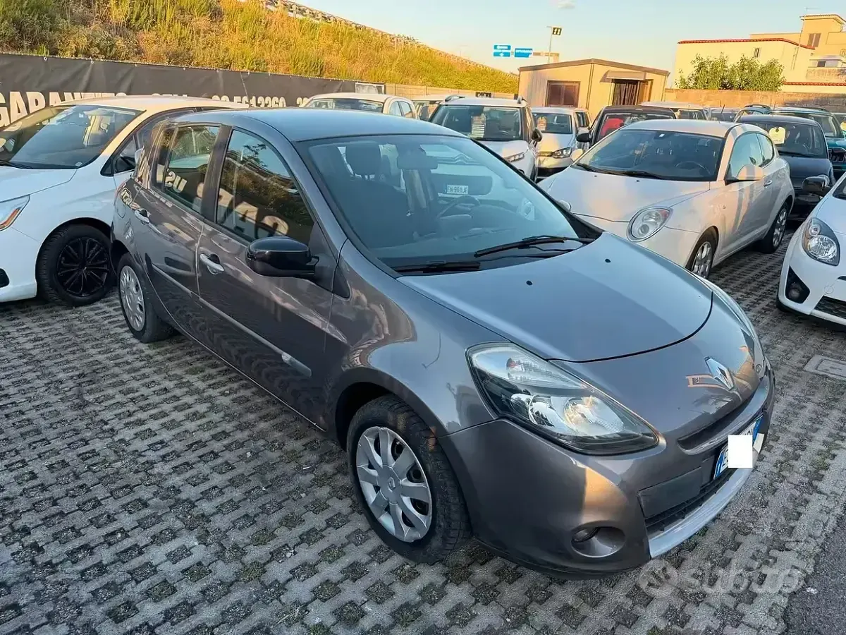 Usata Renault Clio IV Dynamique 75 CV (55 kW) 2012 Grigio Berlina