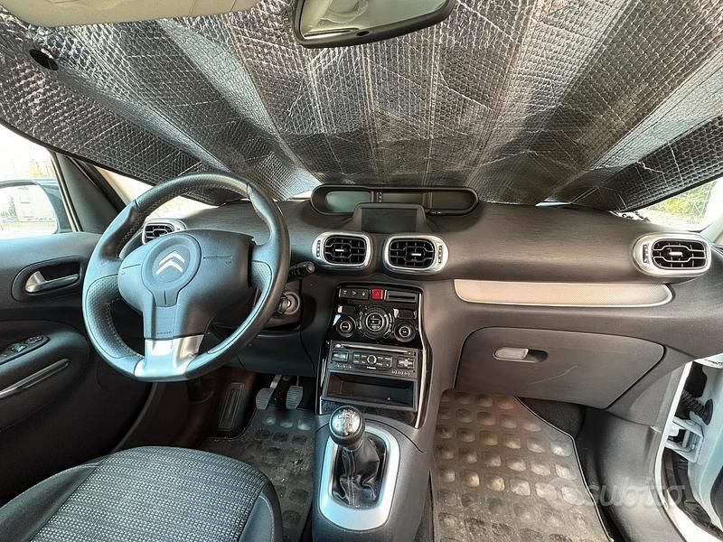 Begagnad Citroën C3 Exclusive 95 HK (69 kW) 2013 Vit Minibuss