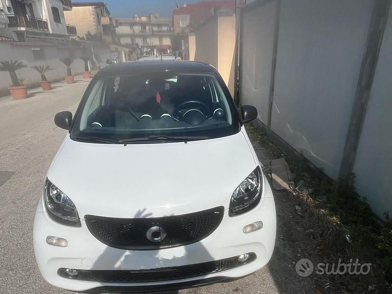 Usata Smart ForFour 71 CV (52 kW) 2019 Bianco Utilitaria