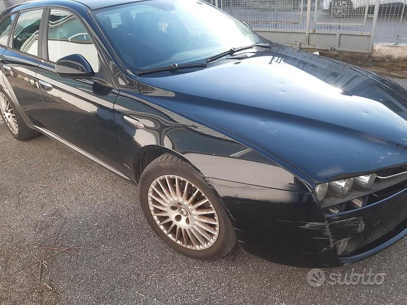 Usata Alfa Romeo 159 Distinctive 150 CV (110 kW) 2008 Nero Station wagon