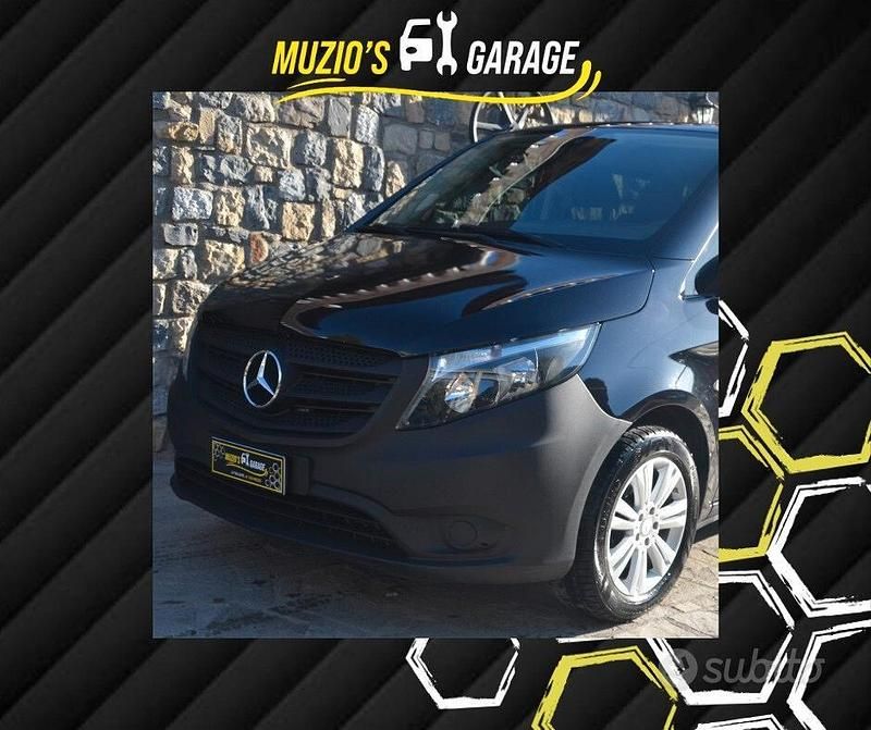 Usata Mercedes Vito 136 CV (100 kW) 2021 Nero Furgone