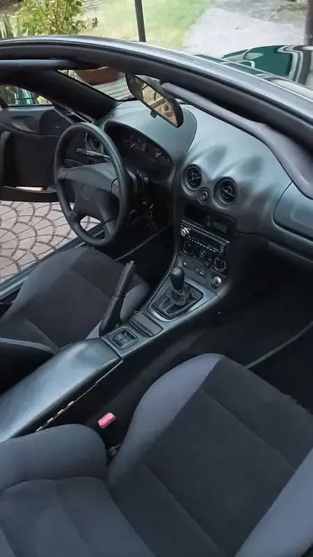 Usata Mazda MX5 110 CV (80 kW) 1998 Verde Cabrio