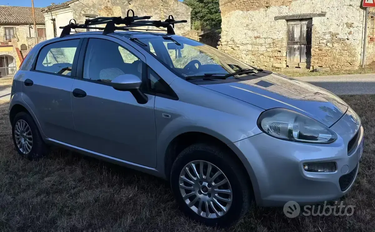 Usata Fiat Grande Punto 77 CV (56 kW) 2015 Grigio Utilitaria