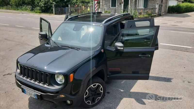 Nero Usata 2015 Jeep Renegade SUV | 13.000 € (Buon prezzo) - Immagine 1/4