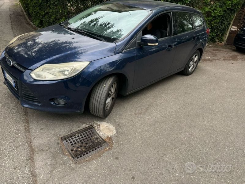 Usata Ford Focus 100 CV (73 kW) 2012 Blu Station wagon