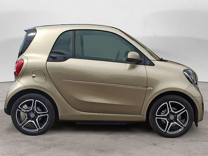 Usata Smart ForTwo Coupé Pulse 60 kW (82 CV) 2020 Beige Utilitaria