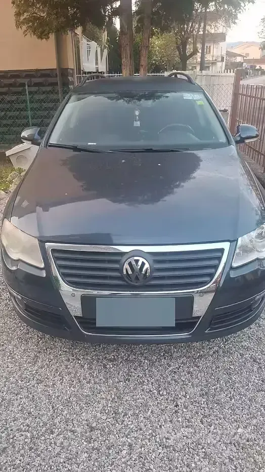 Usata VW Passat 140 CV (102 kW) 2008 Blu Station wagon