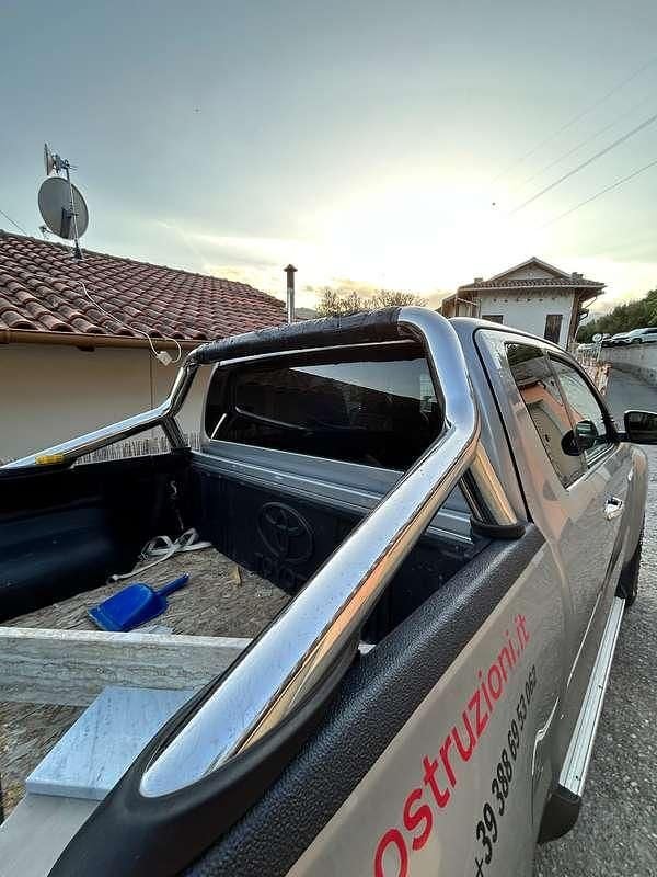 Occasion Toyota HiLux Executive 150 ch (110 kW) 2023 Argent Pick-up