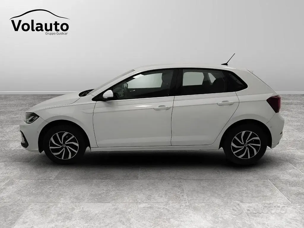Begagnad VW Polo Life 90 HK (66 kW) 2023 Vit Halvkombi