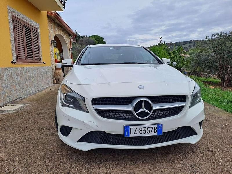 Usata Mercedes CLA220 170 CV (125 kW) 2015 Bianco Berlina