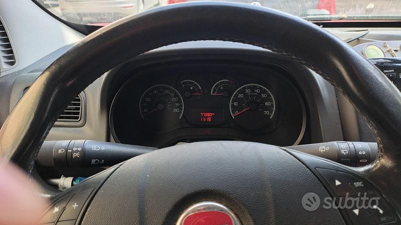 Usata Fiat Doblò 105 CV (77 kW) 2010 Monovolume