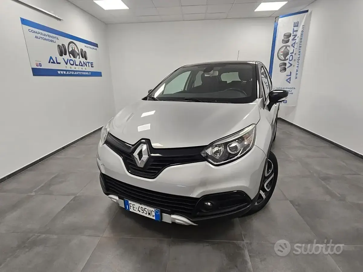 Usata Renault Captur Intens 90 CV (66 kW) 2016 Grigio SUV