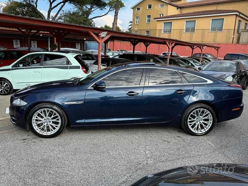 Usata Jaguar XJ S 275 CV (202 kW) 2011 Blu Berlina
