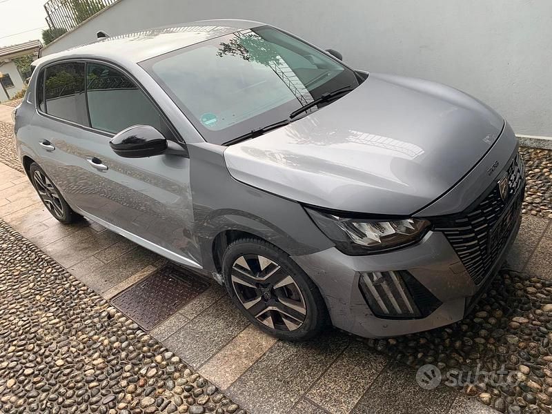 Usata Peugeot 208 2024 Grigio Utilitaria