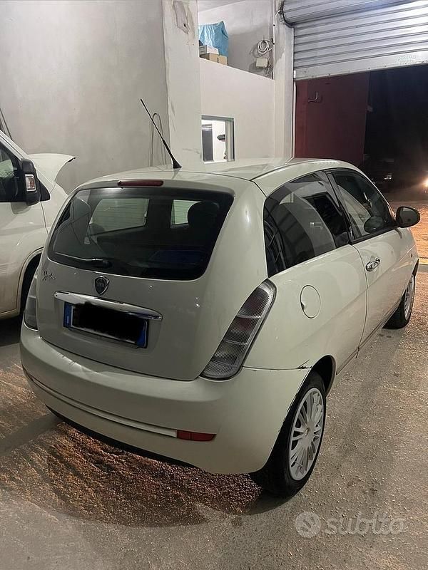 Usata Lancia Ypsilon 75 CV (55 kW) 2011 Utilitaria