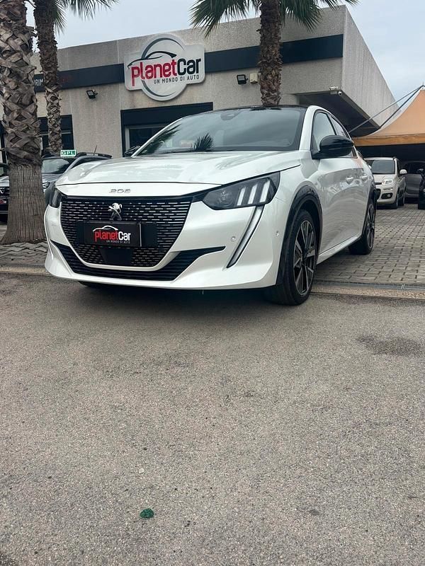 Usata Peugeot 208 GT 131 CV (96 kW) 2022 Bianco Utilitaria