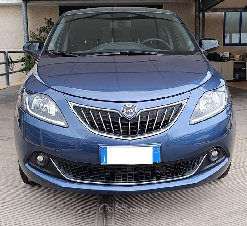 Usata Lancia Ypsilon 69 CV (50 kW) 2024 Blu Utilitaria