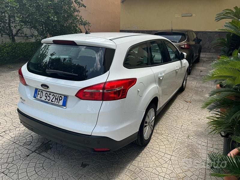 Usata Ford Focus Titanium 95 CV (69 kW) 2016 Bianco Berlina
