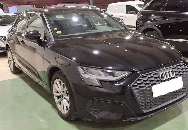 Usata Audi A3 Attraction 116 CV (85 kW) 2022 Metallizzato Berlina