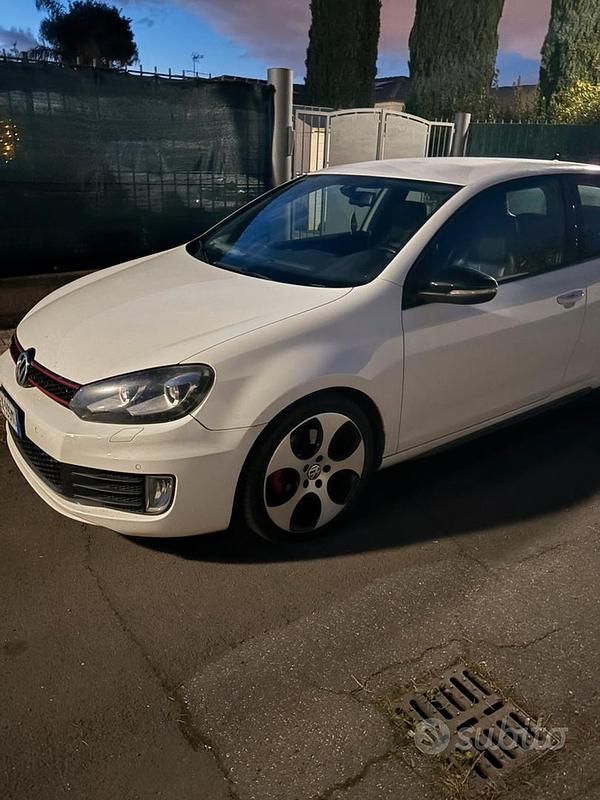 Bianco Usata 2011 VW Golf GTI Coupé | 7000 € - Immagine 1/4