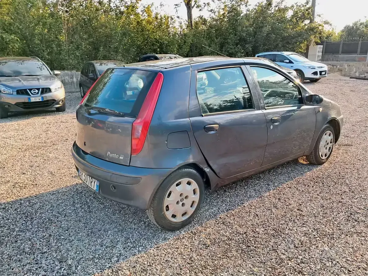 Usata Fiat Punto 60 CV (44 kW) 2001 Grigio Utilitaria