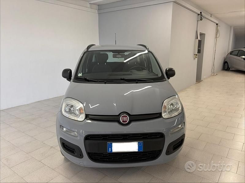 Usata Fiat Panda Easy 85 CV (62 kW) 2018 Blu Utilitaria