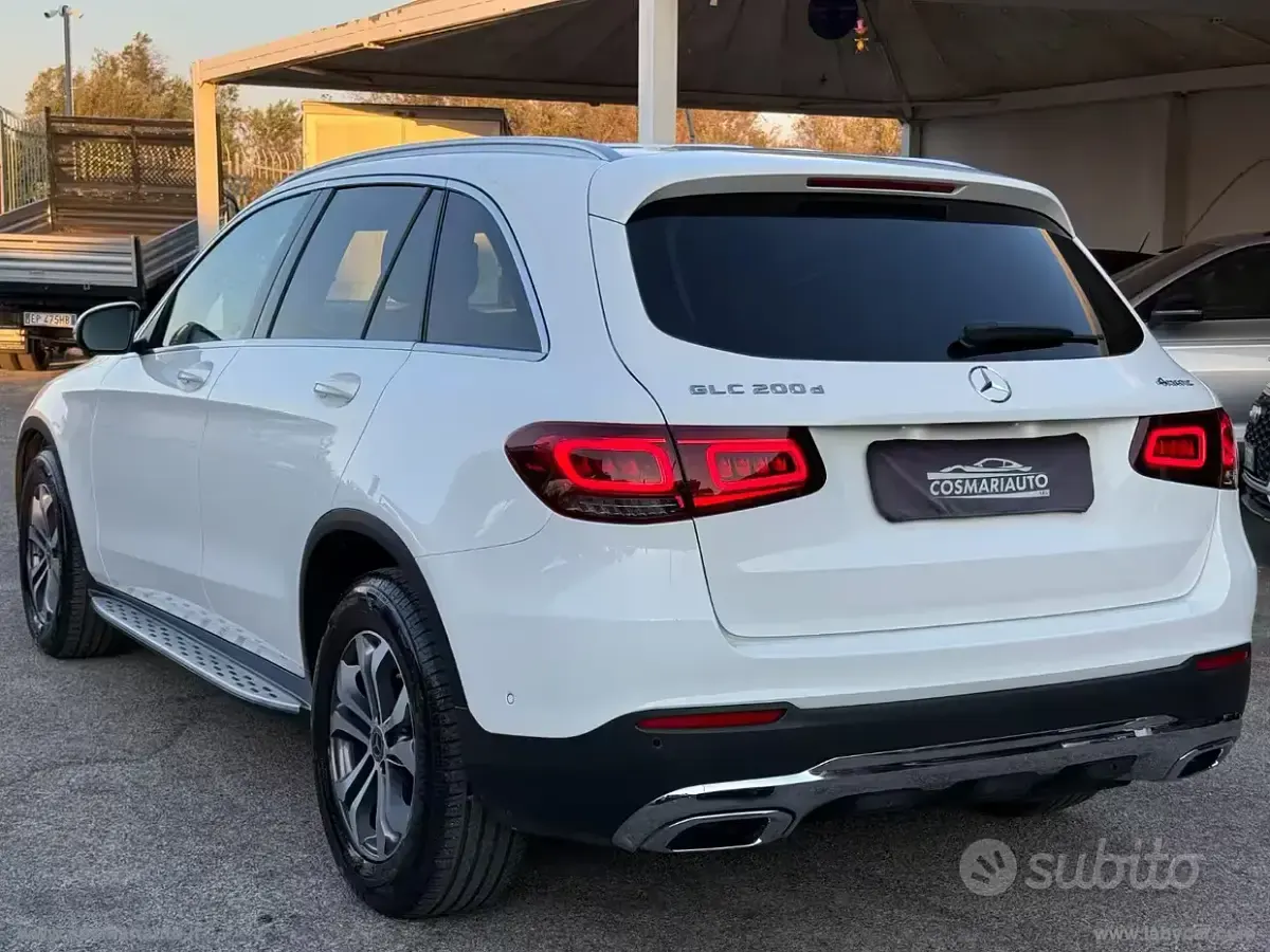 Usata Mercedes GLC200 163 CV (119 kW) 2019 Bianco SUV
