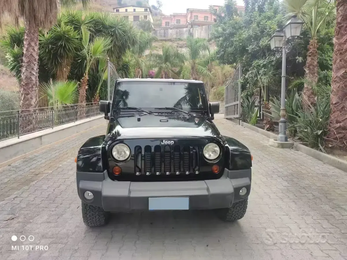 Usata Jeep Wrangler Sahara 177 CV (130 kW) 2010 Nero SUV