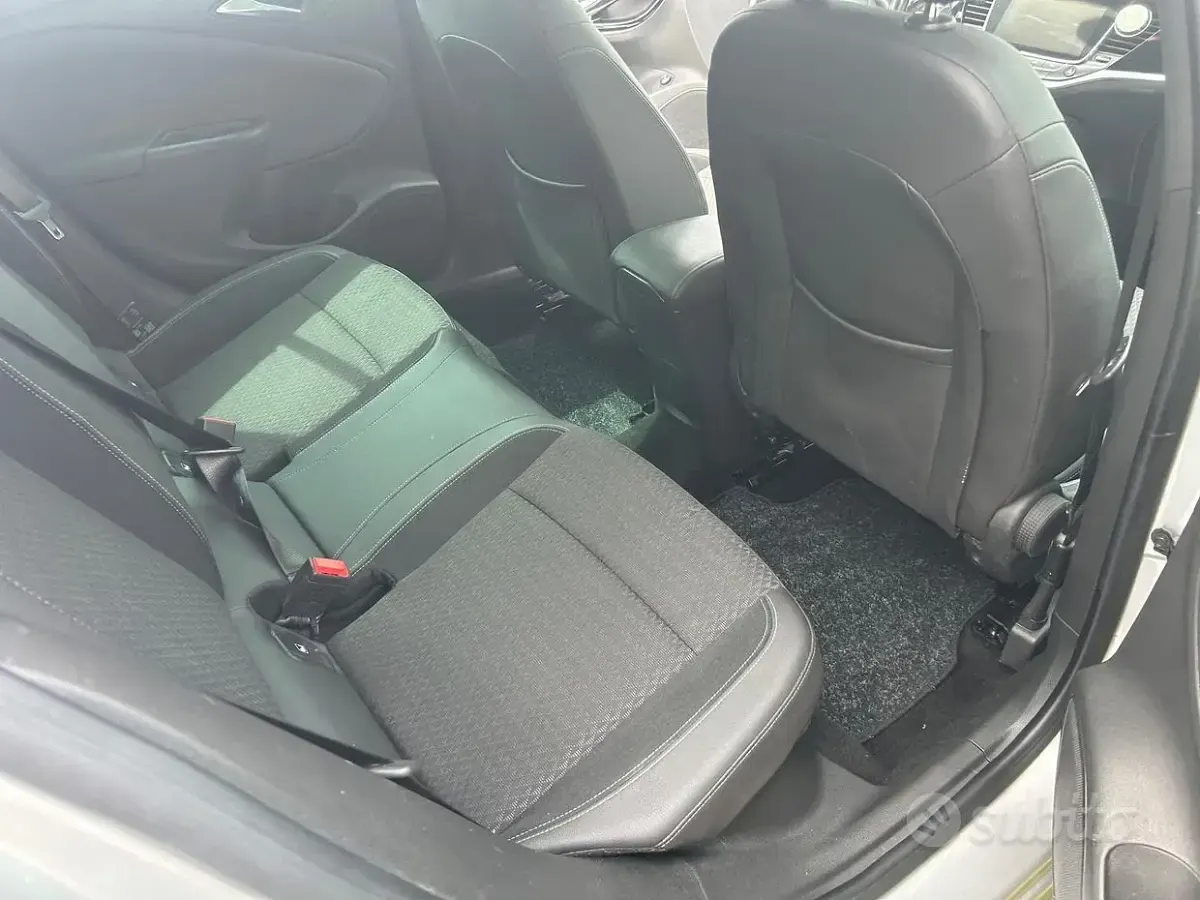 Usata Opel Astra Business 136 CV (100 kW) 2017 Grigio Station wagon