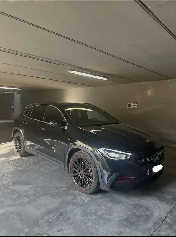 Usata Mercedes GLA200 150 CV (110 kW) 2021 Nero SUV