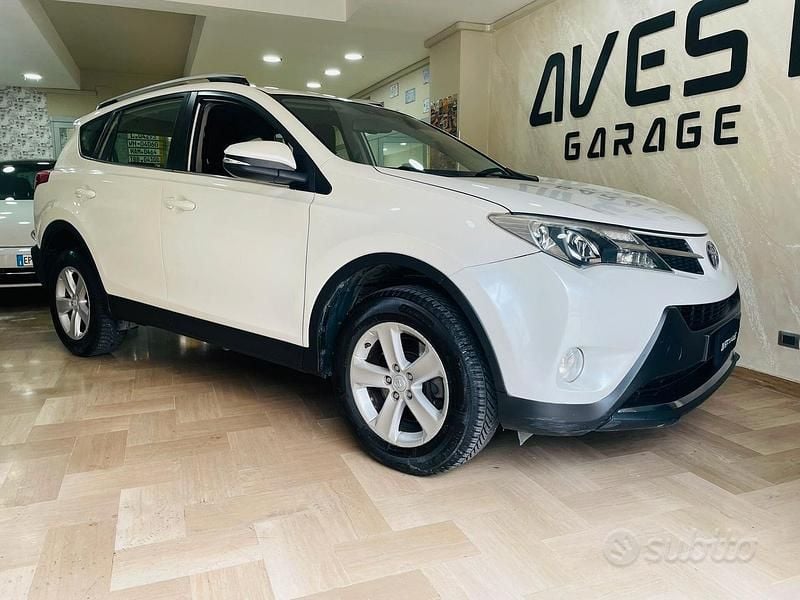 Second-hand Toyota RAV4 124 CP (91 kW) 2013 Alb SUV