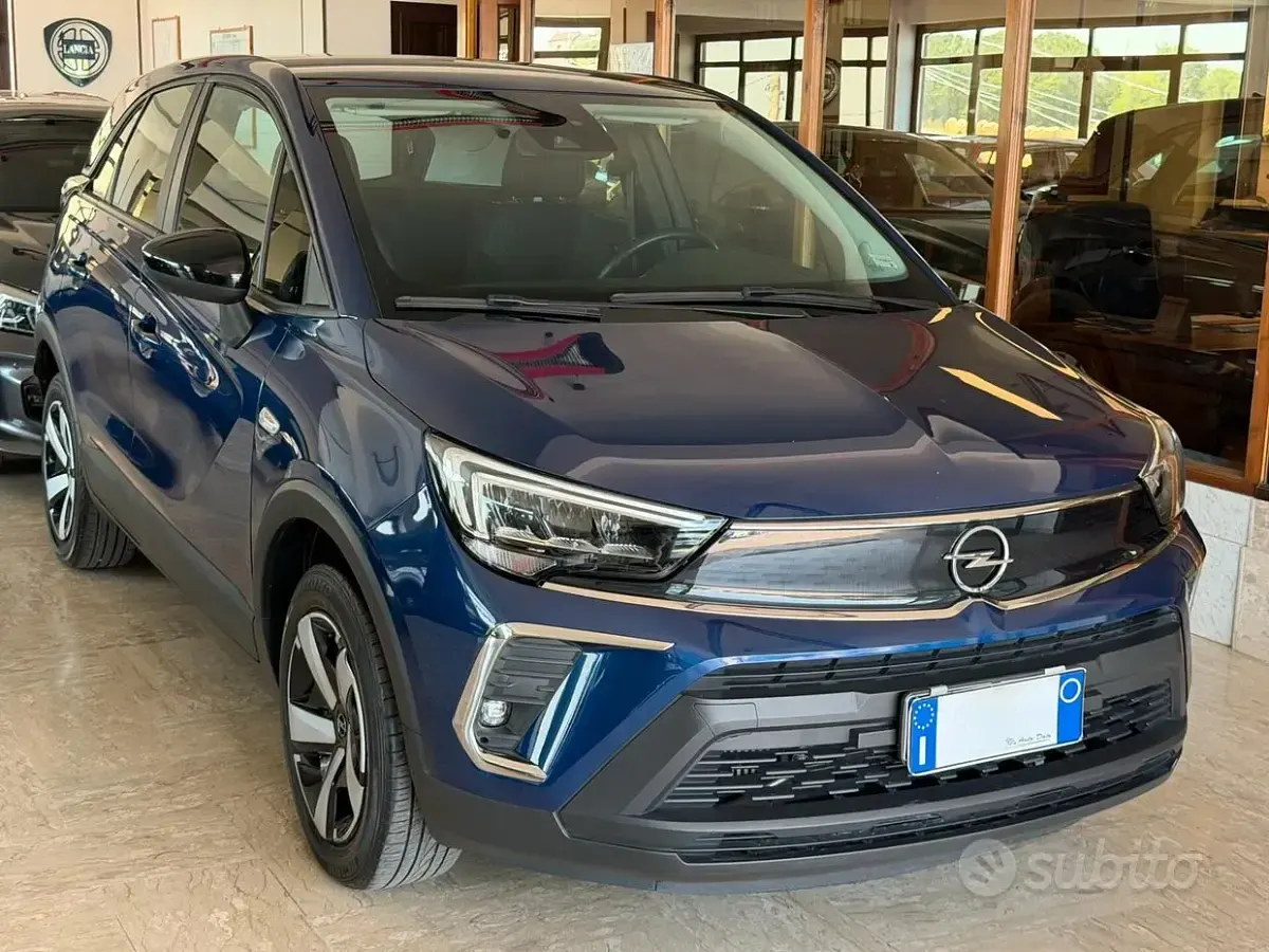 Usata Opel Crossland Edition 110 CV (80 kW) 2022 Bluazzurro SUV