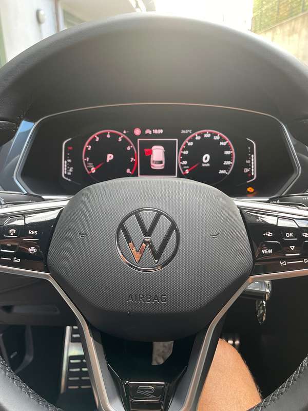 Usato 2022 VW Tiguan 1.5 Benzin 150 CV (32.000 €)