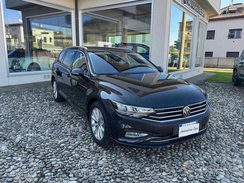 Usata VW Passat Business 122 CV (89 kW) 2021 Grigio scuro Station wagon