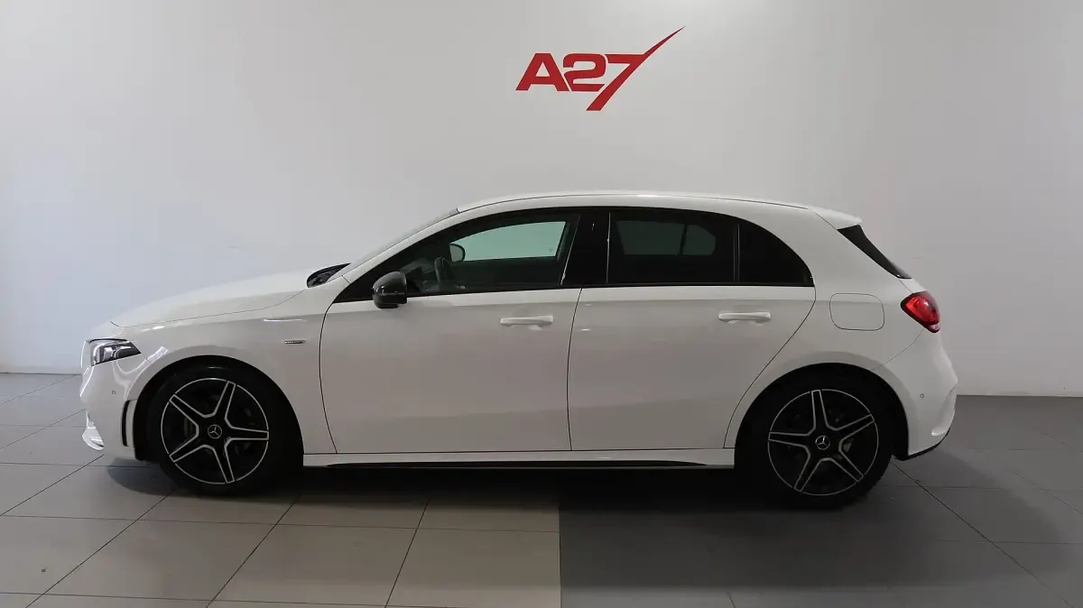 Usata Mercedes A180 Premium 116 CV (85 kW) 2021 Bianco Utilitaria