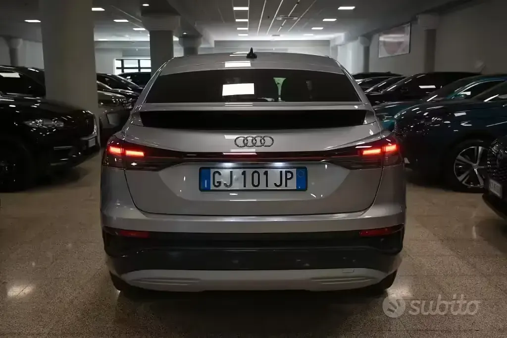 Usata Audi Q4 e-tron Business 77 kW (105 CV) 2022 Grigio SUV
