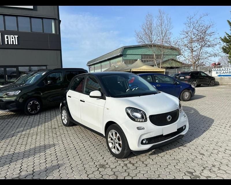 Usata Smart ForFour Prime 71 CV (52 kW) 2019 Bianco Utilitaria