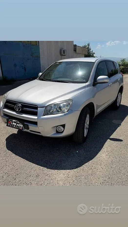 Usata Toyota RAV4 Luxury 150 CV (110 kW) 2010 Grigio SUV