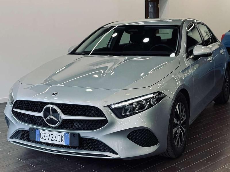 Usata Mercedes A180 Advanced 116 CV (85 kW) 2025 Argento hightech Berlina
